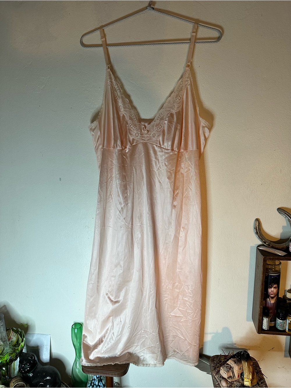 Vintage 80s 90s Maidenform Wise Buys Lace-Trim Nylon Slip in Peachy Pink